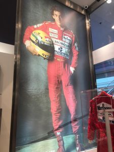 Loja Senna Shop é inaugurada como extensão da mostra "Eu, Ayrton Senna da Silva"