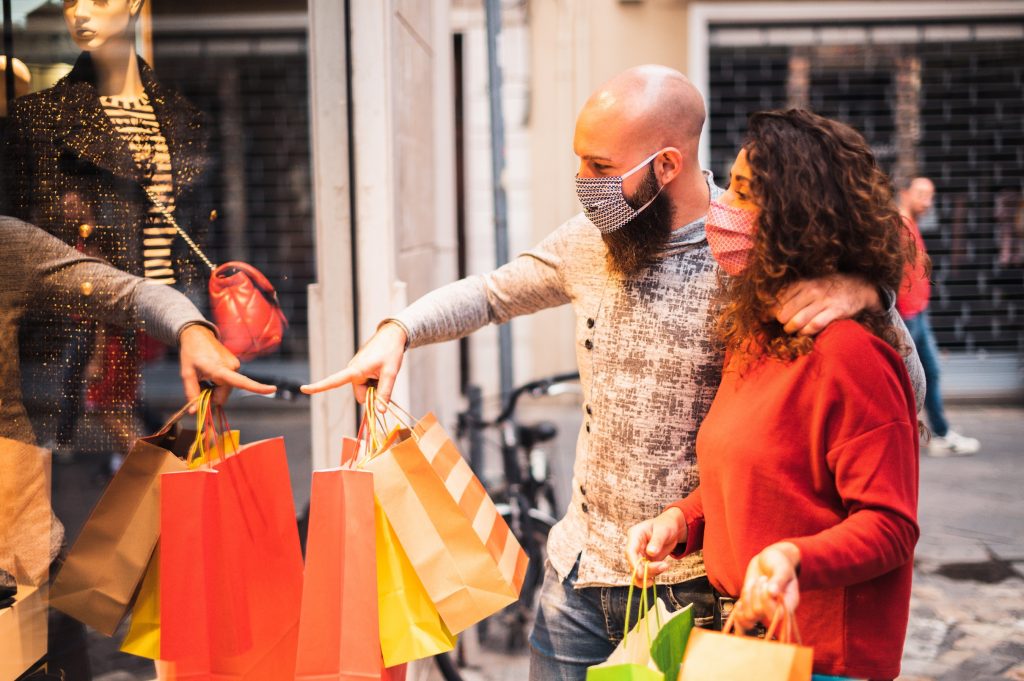 Movimento nas lojas cresce 9,7% em dezembro na comparação com 2020