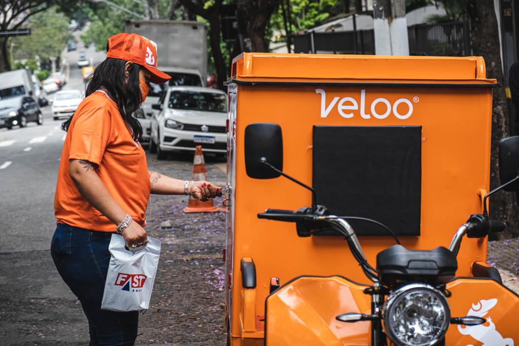 Fast Shop vai usar tuk tuks para fazer entregas em São Paulo