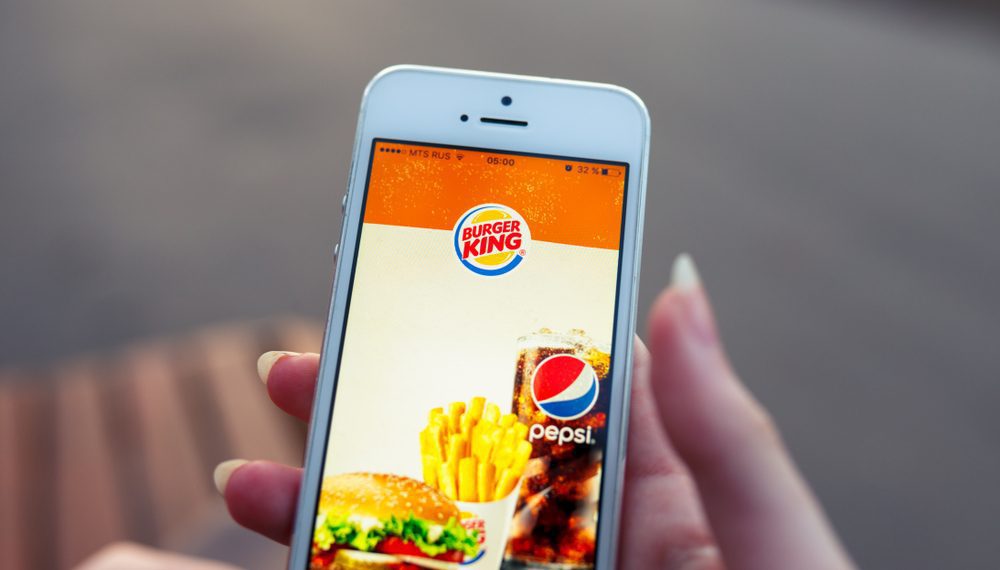 Tendo lançado no início de 2021 sua plataforma própria de delivery, que oferece aos consumidores ofertas e cupons exclusivos, o Burger King (BK) está divulgando um novo recorde de vendas digitais, que foi