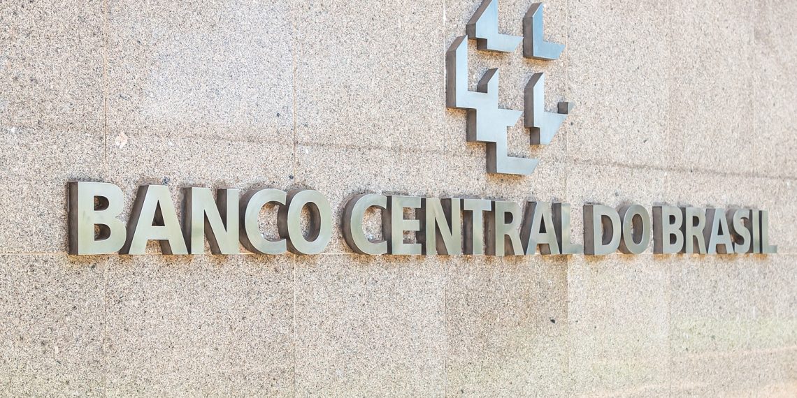 Banco Central aumenta taxa básica de juros em 1 ponto, para 11,75% ao ano