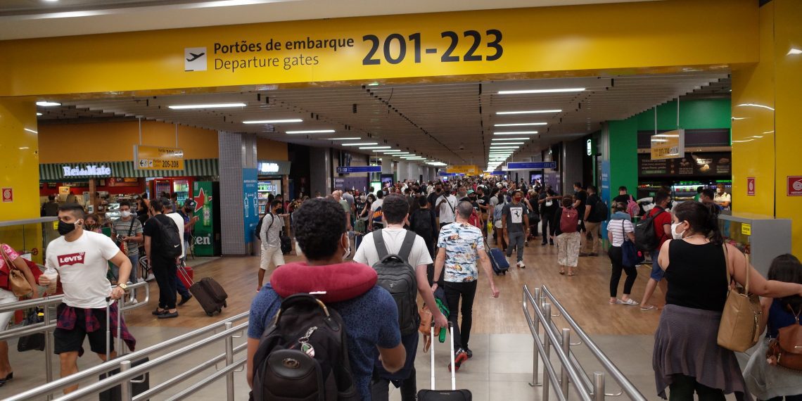 Após 27 meses, oferta de voos no mercado doméstico supera pré-pandemia