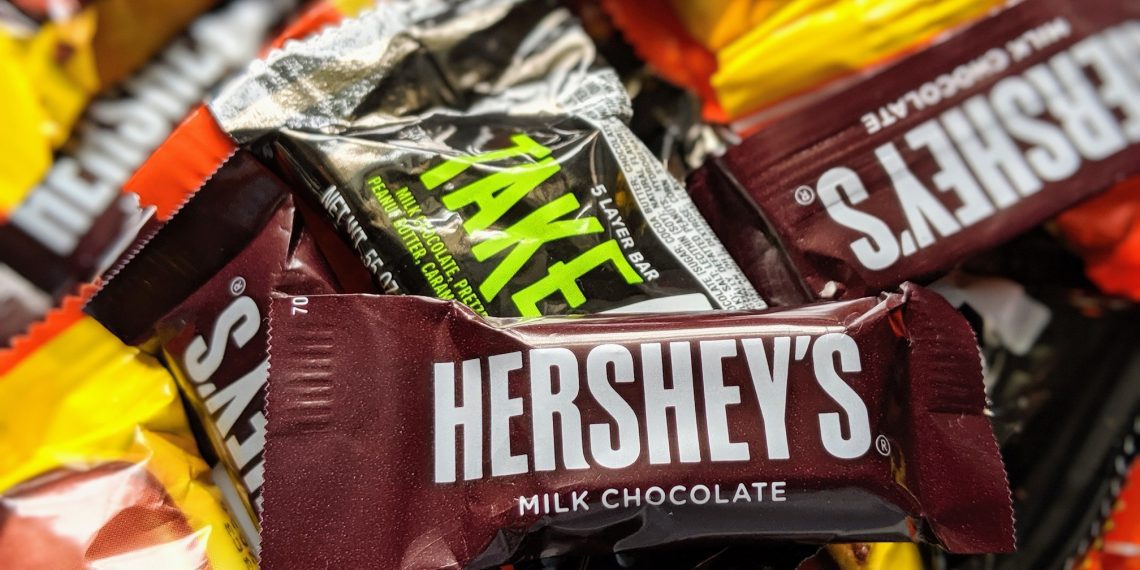 Hershey's enfrenta escassez de mão de obra e demanda aquecida