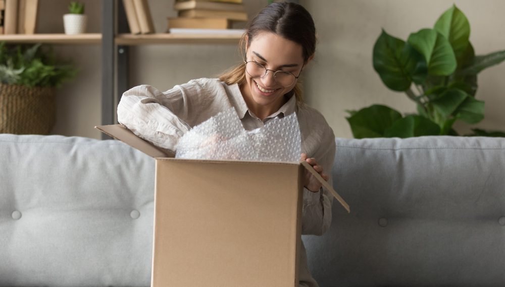 Aumento da oferta de frete grátis faz triplicar compras online de bebidas e alimentos