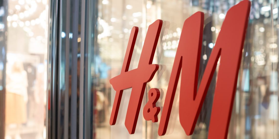 H&M da Suécia suspende temporariamente as vendas na Rússia