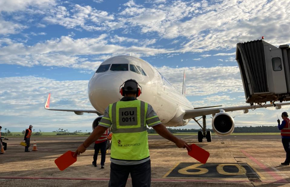 Viagens aéreas precisam ficar mais baratas no Brasil, diz Iata
