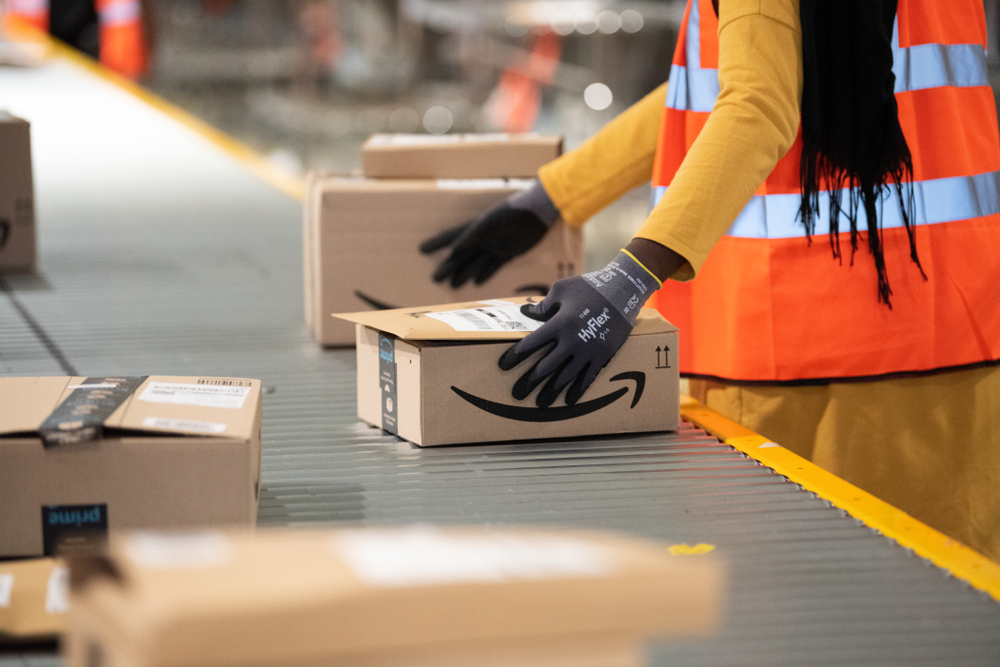 Amazon congela contratações em 'ambiente macroeconômico incomum'
