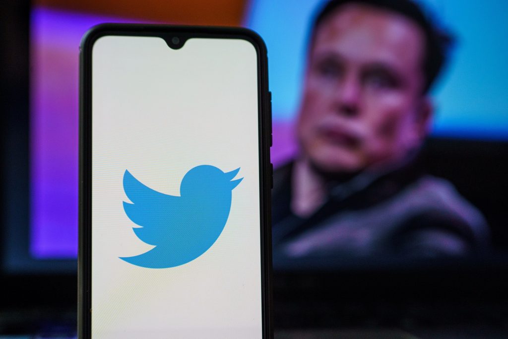 Musk exige 'comprometimento hardcore' de funcionários do Twitter