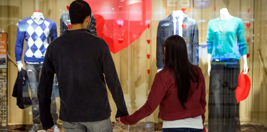 Dia dos Namorados terá menos consumidores comprando presentes, mas gastando mais
