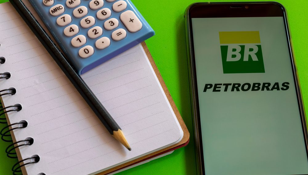 Nova diretoria da Petrobras pode mudar política de preços, diz Bolsonaro