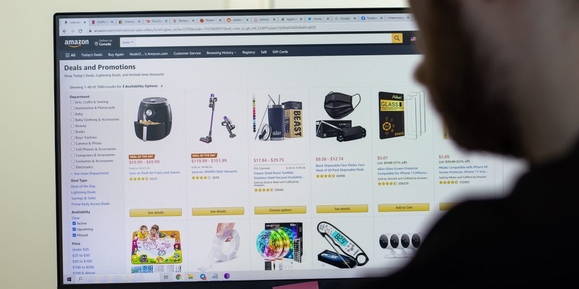 Amazon entra com ação contra grupos que fazem avaliações falsas de produtos