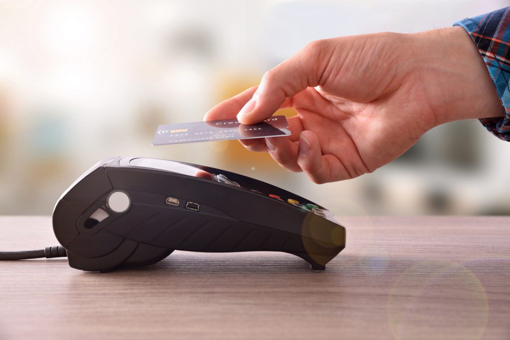 Visa: Pagamento por aproximação já chega a 67% das transações com cartões no Brasil