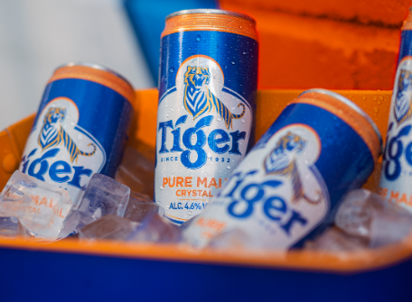 Com nova embalagem, cerveja Tiger chega nas regiões Centro-Oeste e Norte