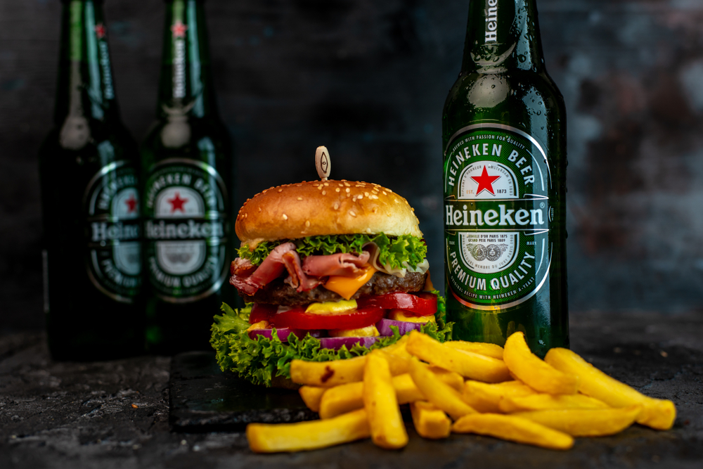 Com crescimento do canal de foodservice, Heineken investe em plataforma e distribuição