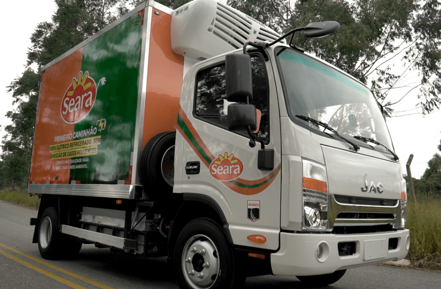 Seara amplia frota de caminhões 100% elétricos refrigerados