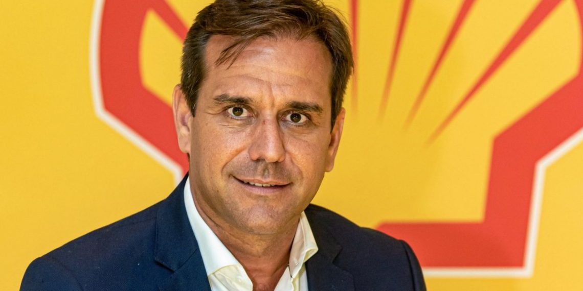 Novo presidente da Shell Brasil assume cargo na empresa onde entrou estagiário