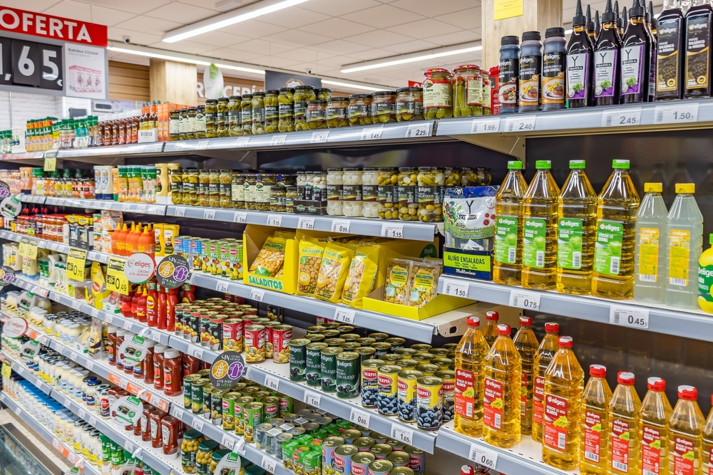 Preços nos supermercados e atacarejos sobem menos em julho