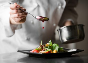 Para atrair o consumidor, 57% dos restaurantes planejam lançar produtos