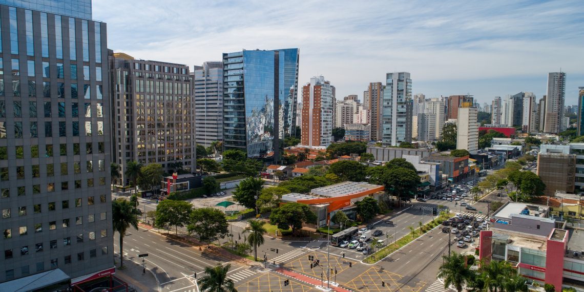 Aluguel na Faria Lima, em SP, bate recorde; novas altas são previstas