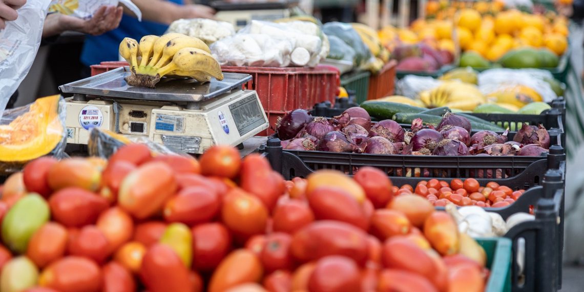 Bloqueios nas estradas têm impacto no abastecimento de supermercados e restaurantes