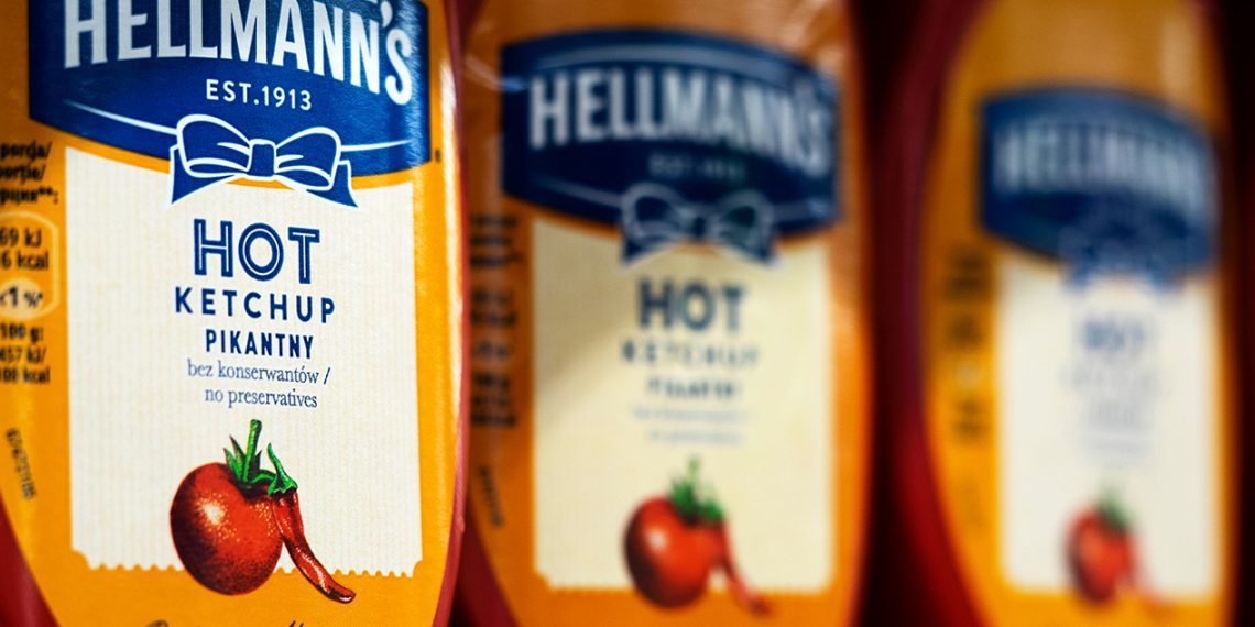 Hellmann's se torna primeira marca a produzir ketchup com frascos 100% reciclados