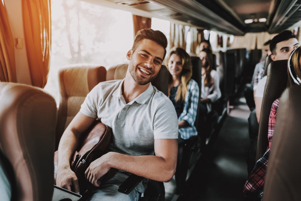 Viagens de ônibus ganham luxos, sala VIP e até massagem