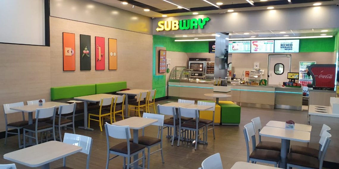 Subway abre primeira loja própria no Brasil em rodovia de São Paulo