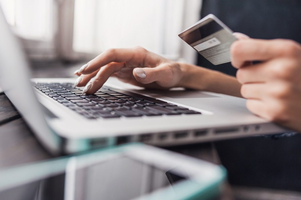 shopping online e-commerce NRF: Innovation Lab apresenta tecnologias para atender às novas demandas do consumidor 