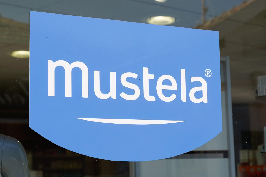 Mustela inova com toalhas umedecidas feitas a partir de celulose de florestas sustentáveis