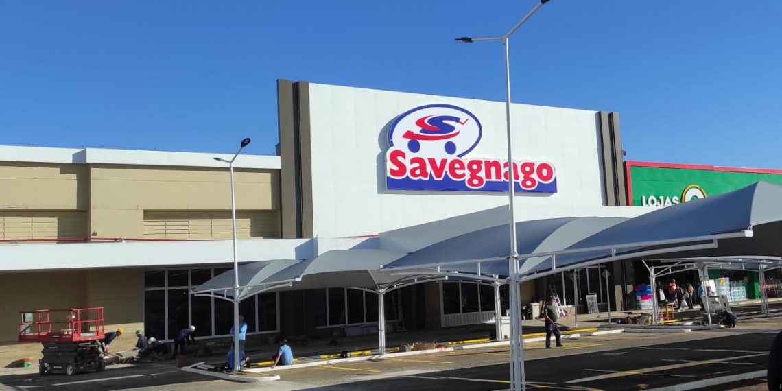 Supermercado 'para empregar a família' chega a 12 mil funcionários