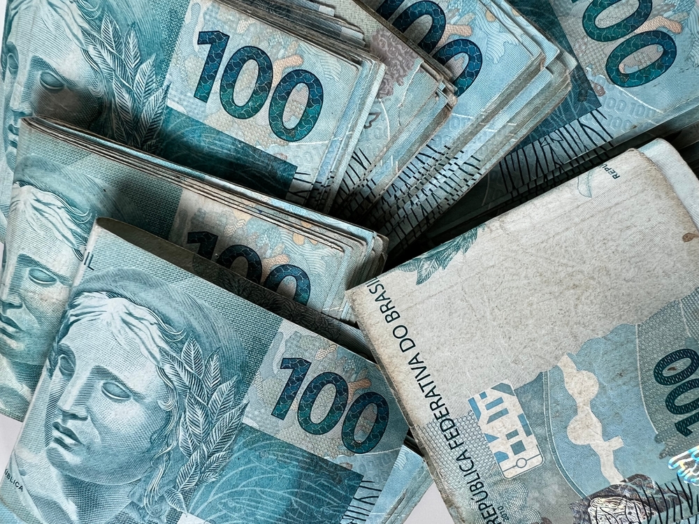 Brasileiros pagaram mais de R$ 2,8 trilhões em impostos em 2022
