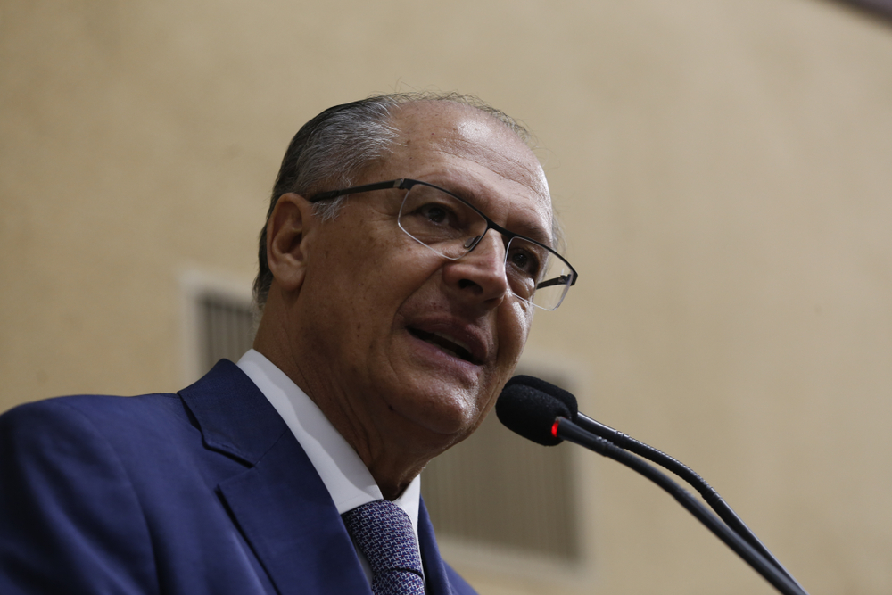 Regulamentação do Mover deve ser publicada até o fim do mês, diz Alckmin