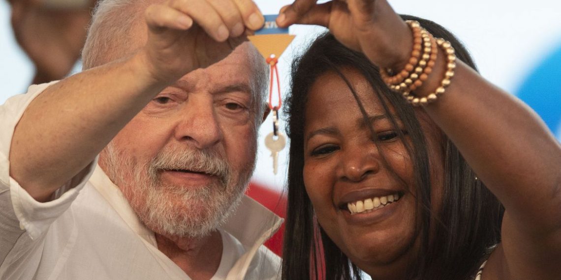 Lula assina medida provisória que retoma o Minha Casa, Minha Vida