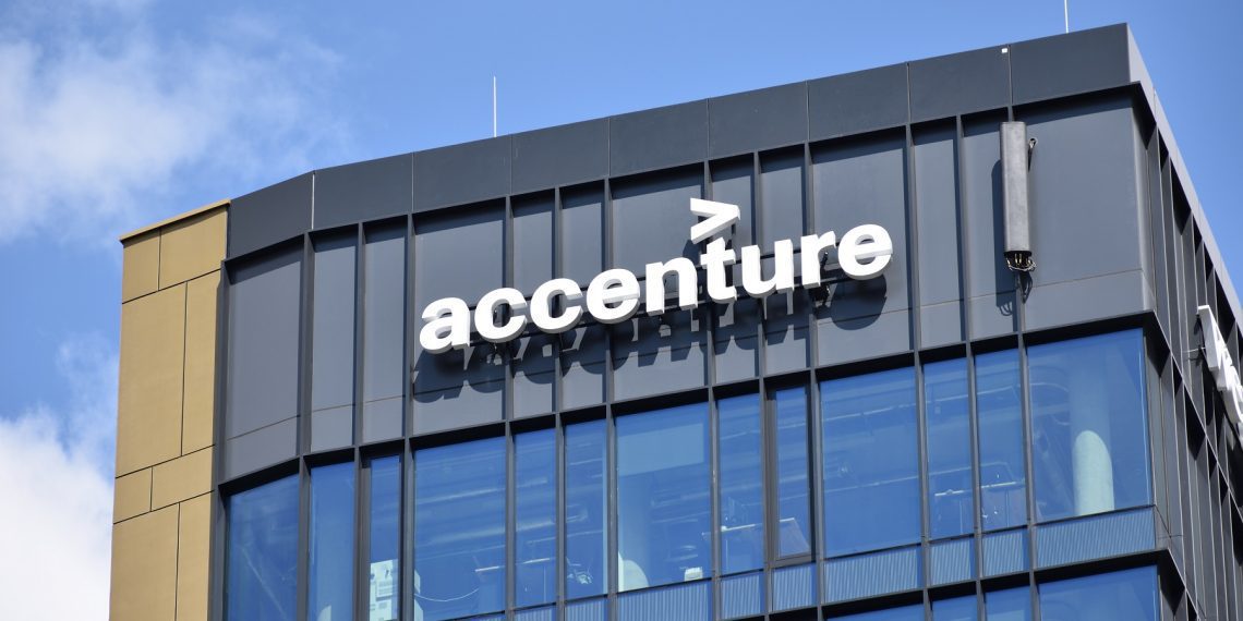 Accenture vai demitir 19 mil funcionários, 2,5% do seu quadro