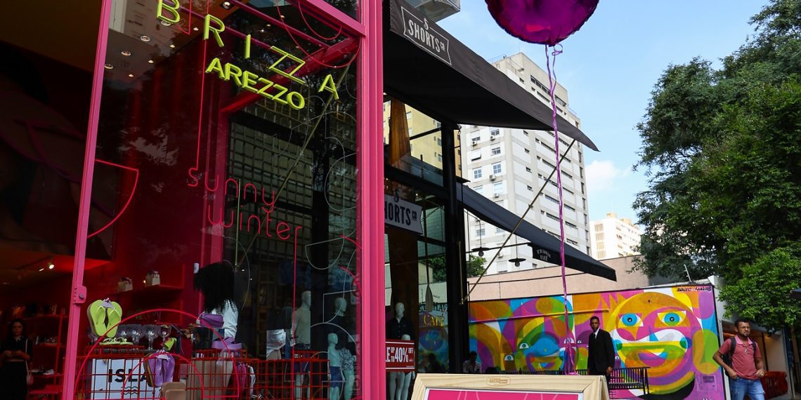 Brizza, da Arezzo&Co, inaugura primeira loja exclusiva em São Paulo