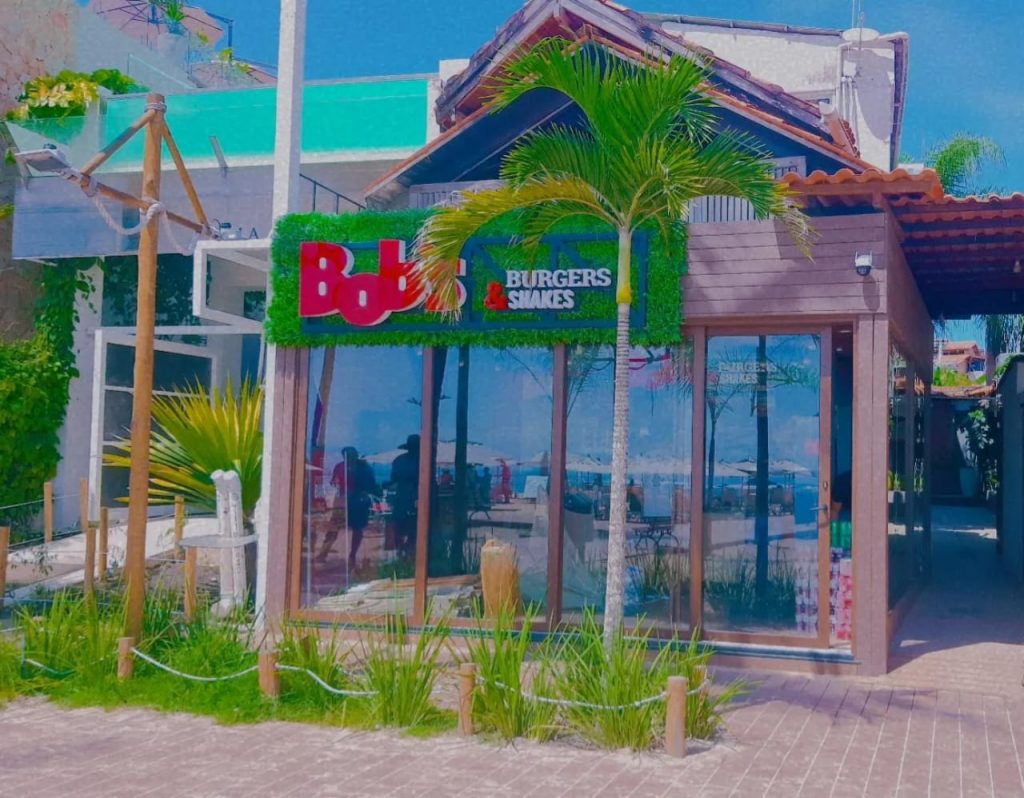 Bob's abre seu primeiro restaurante 'pé na areia' na Bahia