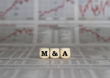 Fusões e aquisições caem com juro alto e crise bancária de EUA e Europa