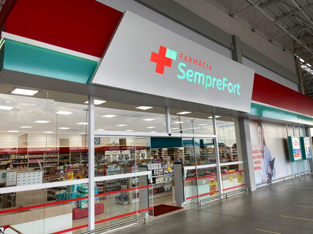 Grupo Pereira investe na expansão de farmácias e inaugura unidade da SempreFort em MS