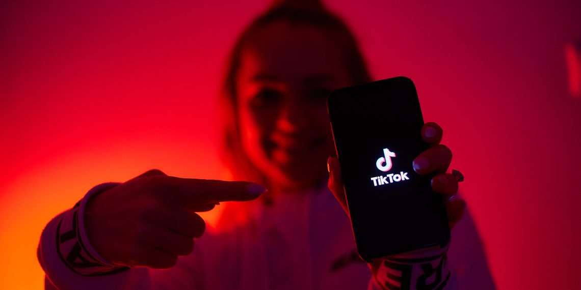 TikTok é tendência para vendas, mas usuários ainda desconfiam