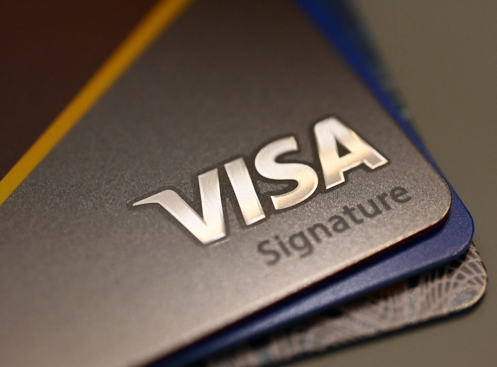 Visa lança primeiro cartão Visa Signature para PJ no Brasil