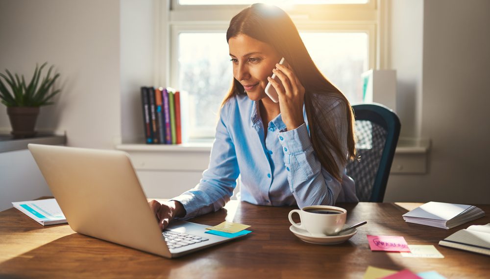 Adesão ao modelo home office cai, enquanto trabalho presencial e híbrido crescem