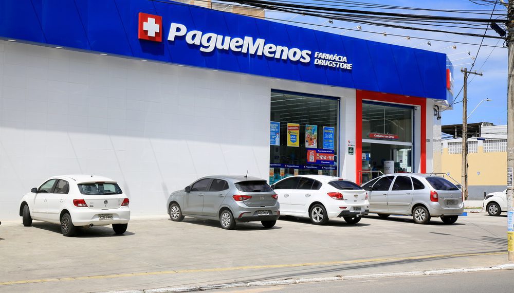Pague Menos adota o ponto de venda móvel em suas lojas