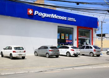 Pague Menos adota o ponto de venda móvel em suas lojas