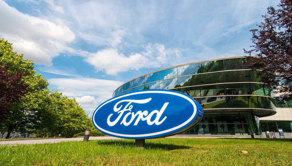 Ford supera expectativas de lucro e tem aumento de receita, mas registra perdas com elétricos