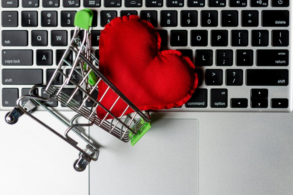 Compras online devem crescer 29% no Dia dos Namorados em 2023