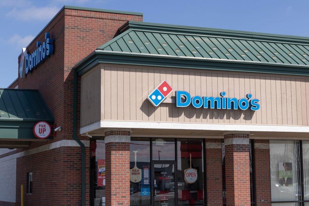 Domino's Pizza lança serviço de entrega em praias e parques