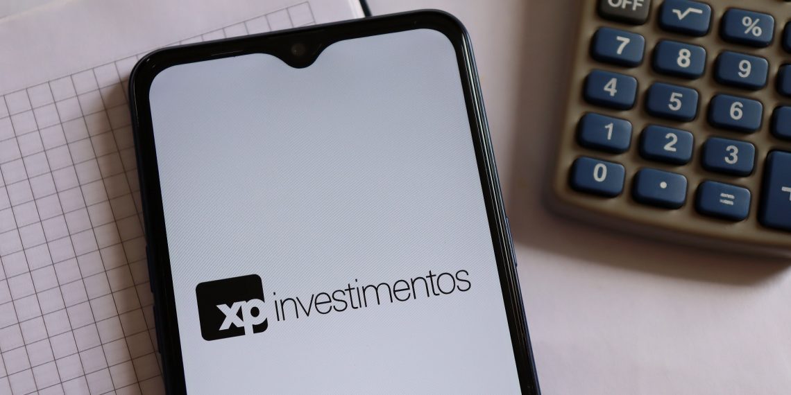 Fitch reafirma rating da XP em BB-, com perspectiva estável