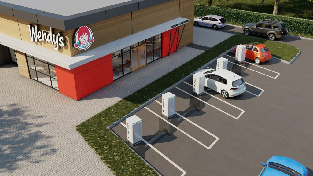 A rede de fast-food Wendy's está testando nos Estados Unidos robôs autônomos subterrâneos para entregar pedidos feitos no drive thru. Os pedidos saem da cozinha e em alguns segundos são transportados pelo subsolo até pontos de coleta posicionados no estacionamento.