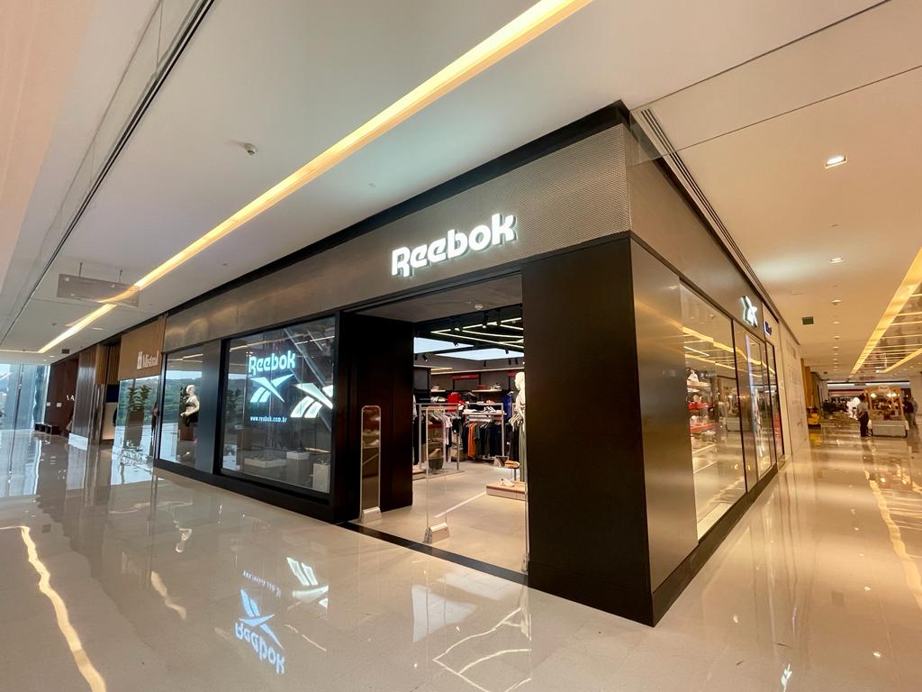 Mostrando um pouco da nova loja da Reebok que abriu no Shopping JK Igu