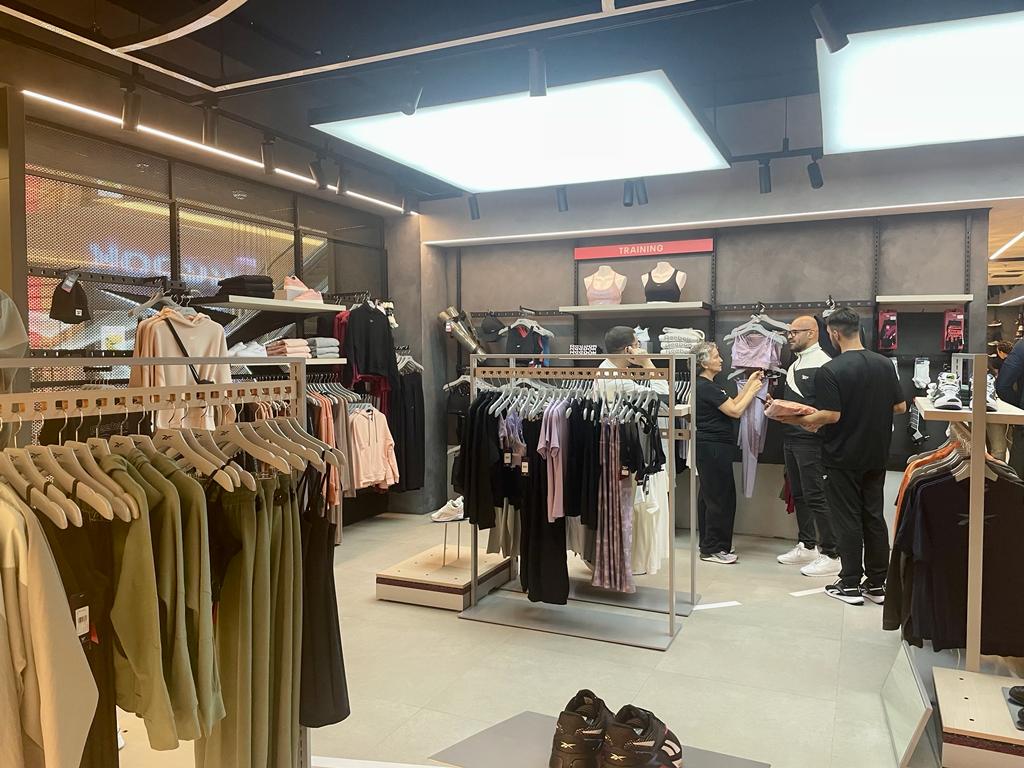 Mostrando um pouco da nova loja da Reebok que abriu no Shopping JK